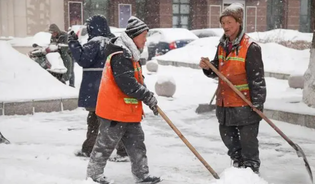 低温津贴？多名户外劳动者表示“没听说过，更别说拿过了”