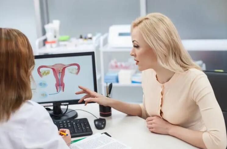 美国试管婴儿专家如何解决FSH高、AMH低的不孕问题？