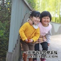 李嘉欣试管儿子容貌公开，颜值不及母亲半分，试管婴儿真的很差吗_fe16E