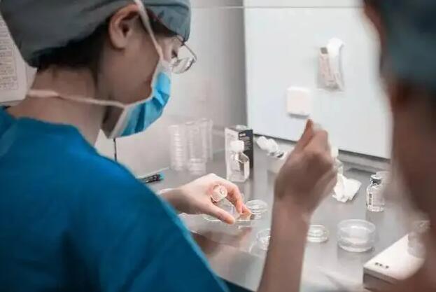 黄石市试管婴儿 黄石中心医院生殖科哪个医生助孕技术好？ ‘孕10周b超可以看男女吗’