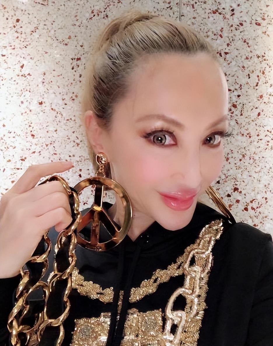 新生儿睡太久会饿吗？宝宝睡眠不足需唤醒喂奶吗？