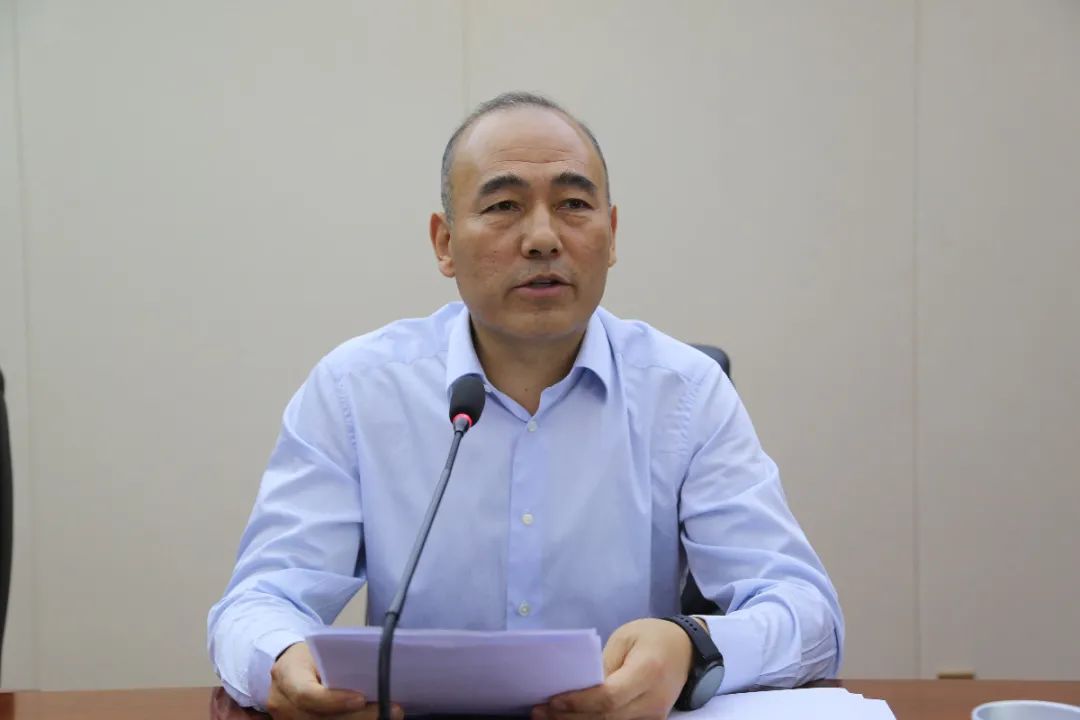 家庭游戏助宝宝智力成长:轻松愉悦的亲子互动体验