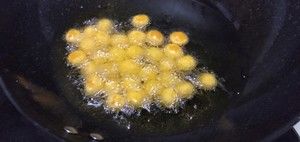 孩子在公众场合哭闹怎么应对：迅速安静技巧大揭秘