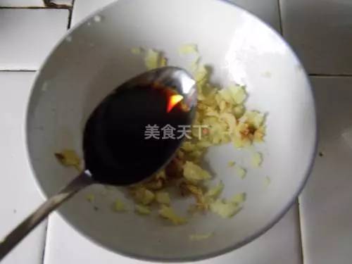 宝宝睡觉时笑：是做梦吗？