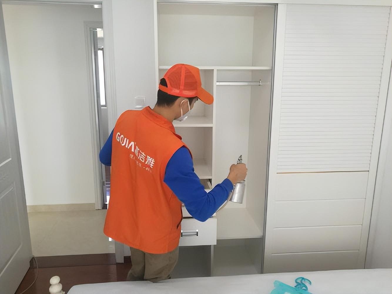 孩子经常无故哭泣,是否需要担忧?宝宝持续的哭闹可能暗示着某些问题,本文将探讨一些可能的因。