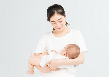 儿童多大可以独立食用成人食物？如何判断孩子是否能独立食用成人食物？