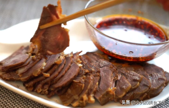 宝宝耳朵藏有大量耳屎，如何应对？请勿随意拔取耳勺！