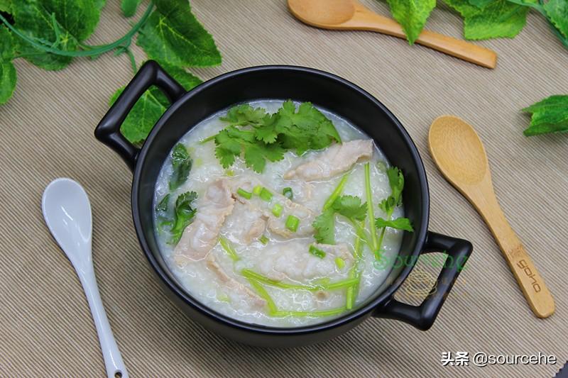 孩子跌倒时，迅速扶起比立即抱起更有效