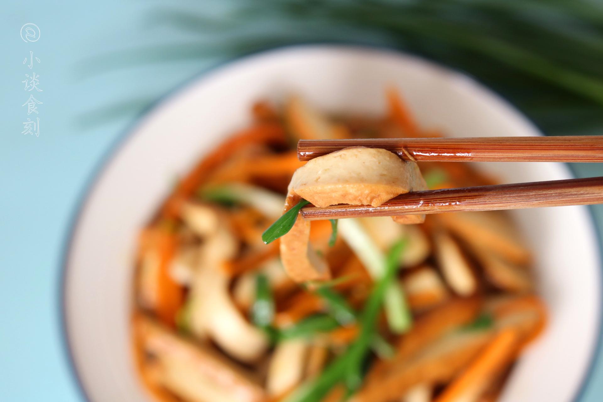给宝宝添加辅食时，如何控制油量？宝宝适合食用哪些食用油？