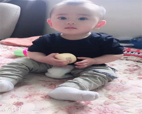 女性输卵管不通选择人工授精还是试管好？三代试管技术怎么样